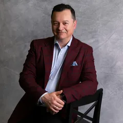 dr Marcin Szulc, prof. UG